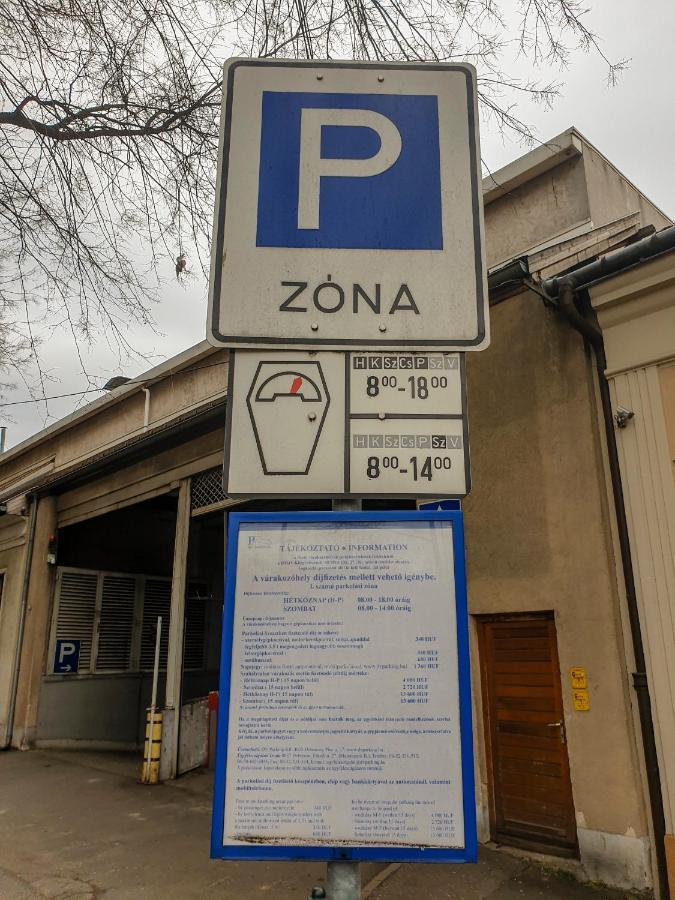 Aweshome City Apartment - 3 Bedrooms And Free Parking Debrecen Esterno foto
