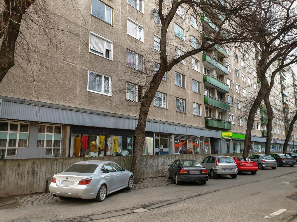 Aweshome City Apartment - 3 Bedrooms And Free Parking Debrecen Esterno foto