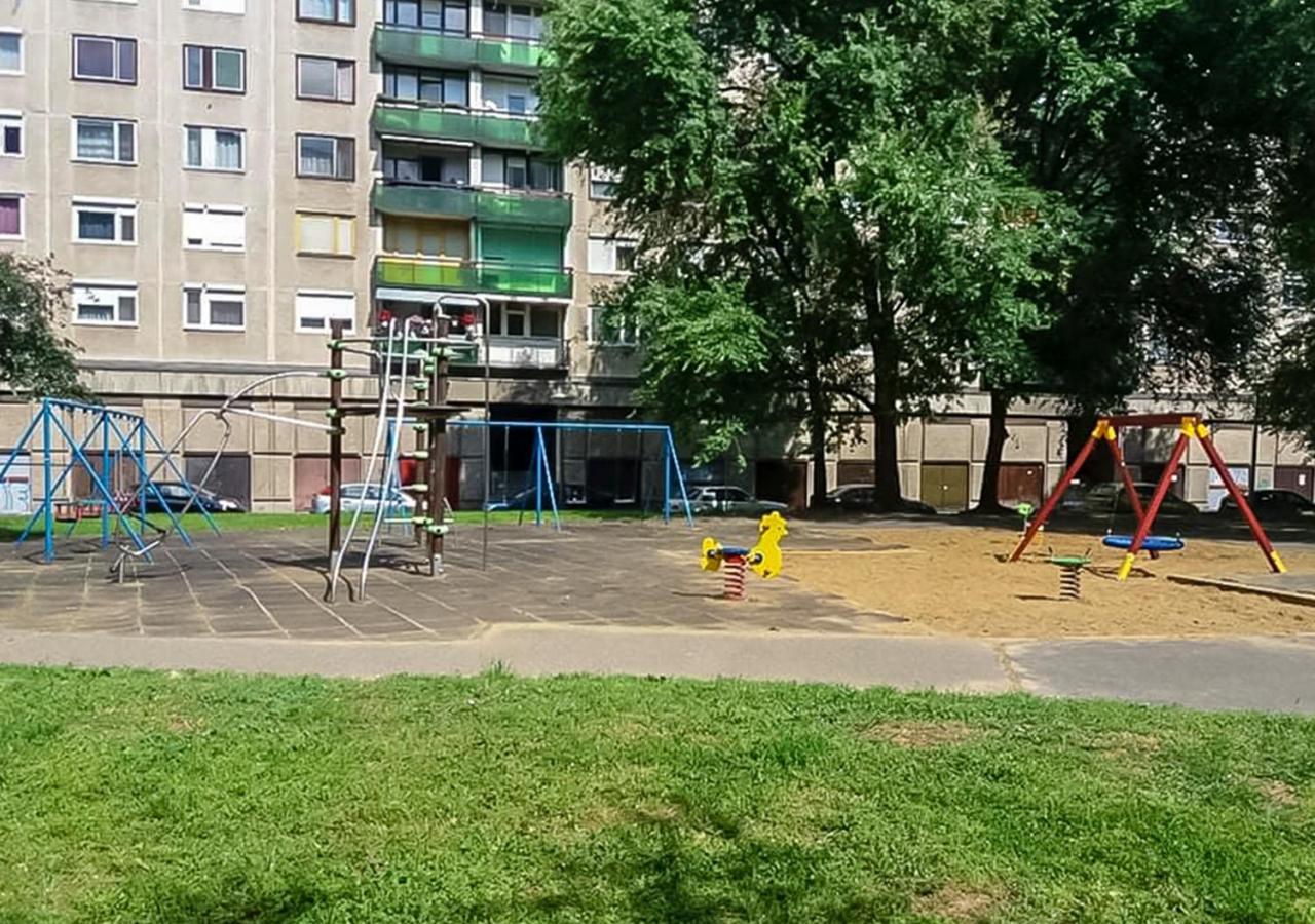 Aweshome City Apartment - 3 Bedrooms And Free Parking Debrecen Esterno foto