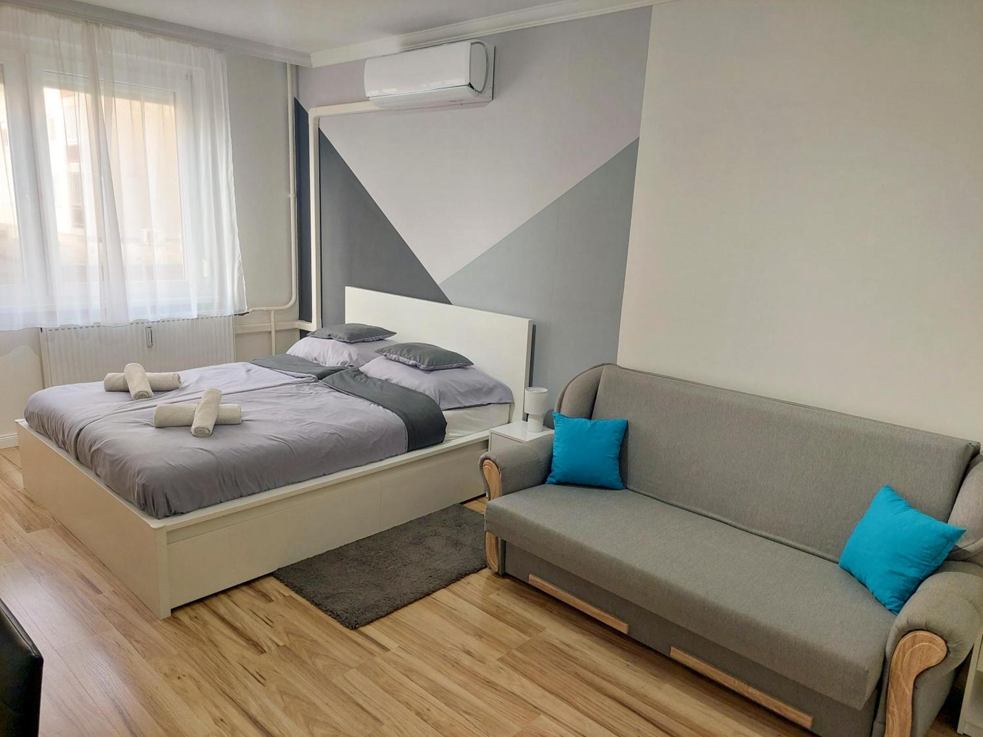 Aweshome City Apartment - 3 Bedrooms And Free Parking Debrecen Esterno foto