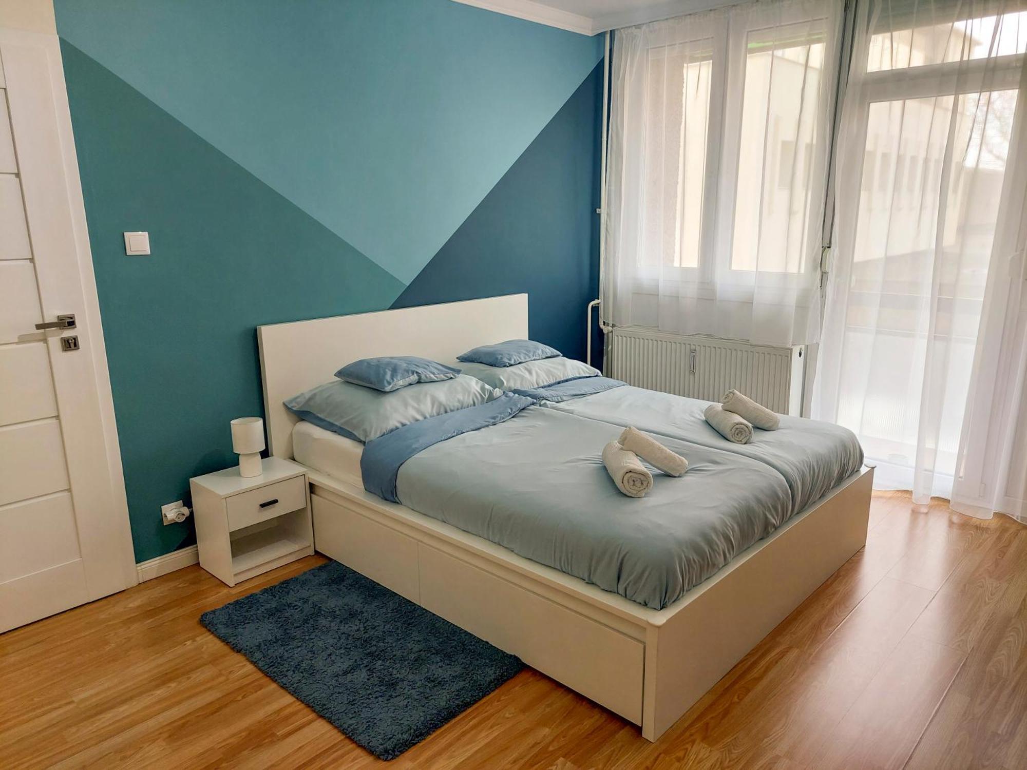 Aweshome City Apartment - 3 Bedrooms And Free Parking Debrecen Esterno foto