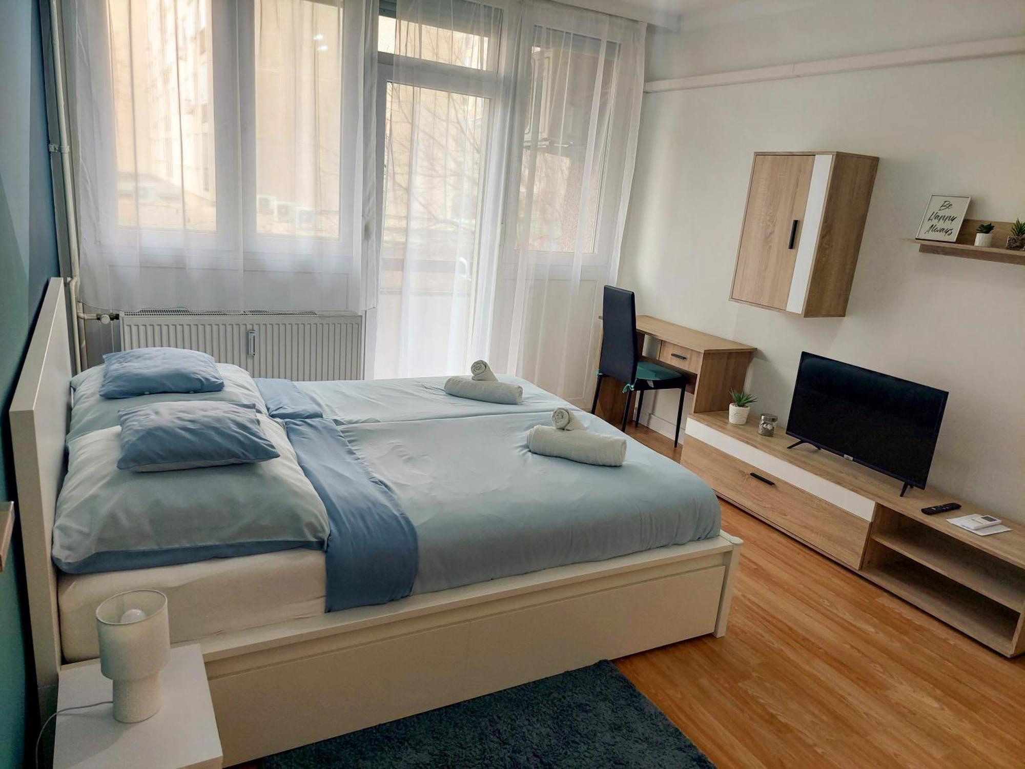 Aweshome City Apartment - 3 Bedrooms And Free Parking Debrecen Esterno foto